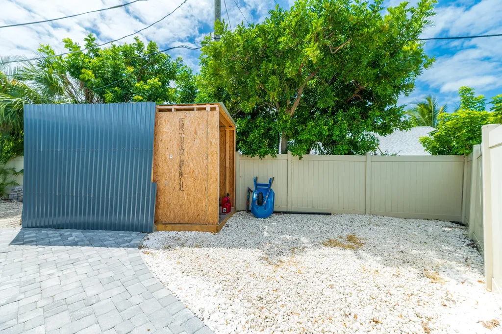 8099 Santa Fe Trail Boca Raton FL 33487