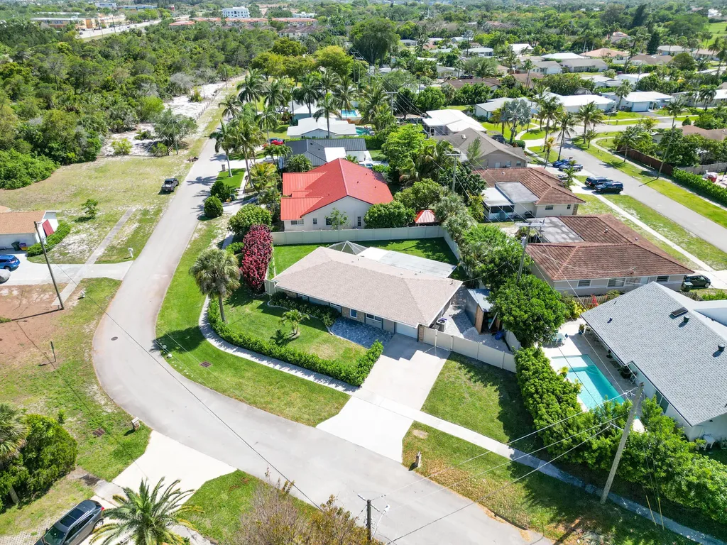 8099 Santa Fe Trail Boca Raton FL 33487