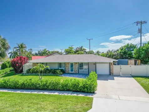 8099 Santa Fe Trail Boca Raton FL 33487