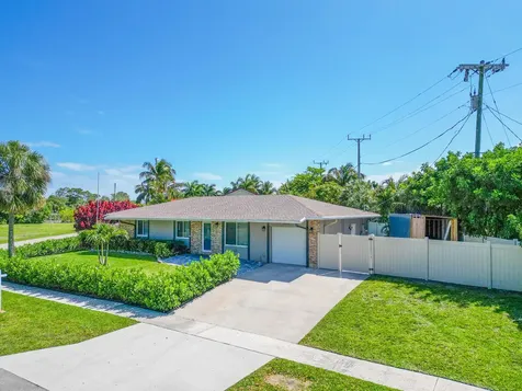 8099 Santa Fe Trail Boca Raton FL 33487