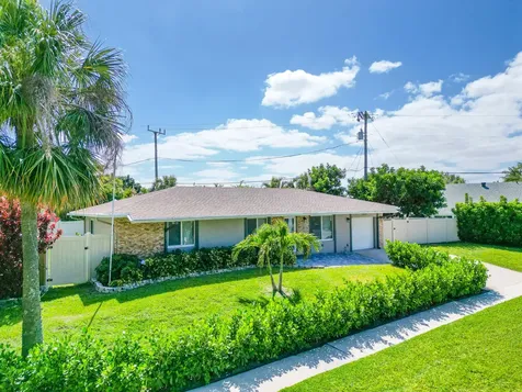8099 Santa Fe Trail Boca Raton FL 33487