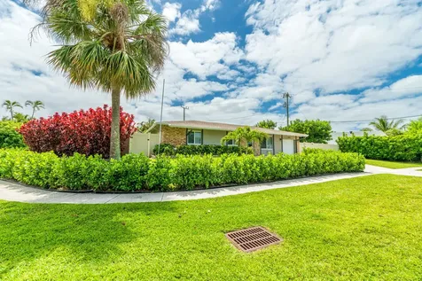 8099 Santa Fe Trail Boca Raton FL 33487