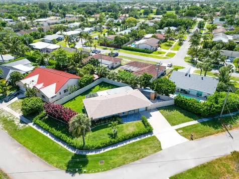 8099 Santa Fe Trail Boca Raton FL 33487
