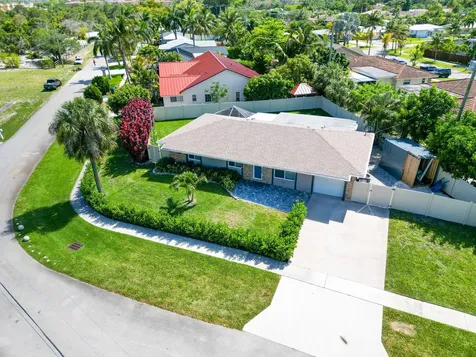 8099 Santa Fe Trail Boca Raton FL 33487