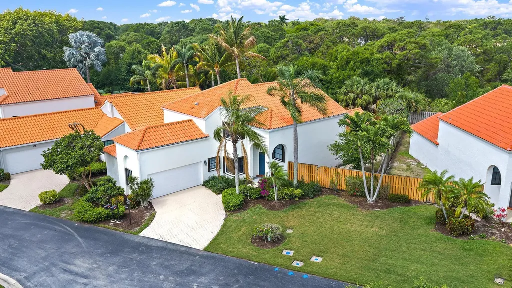 2596 La Cristal Circle Palm Beach Gardens FL 33410
