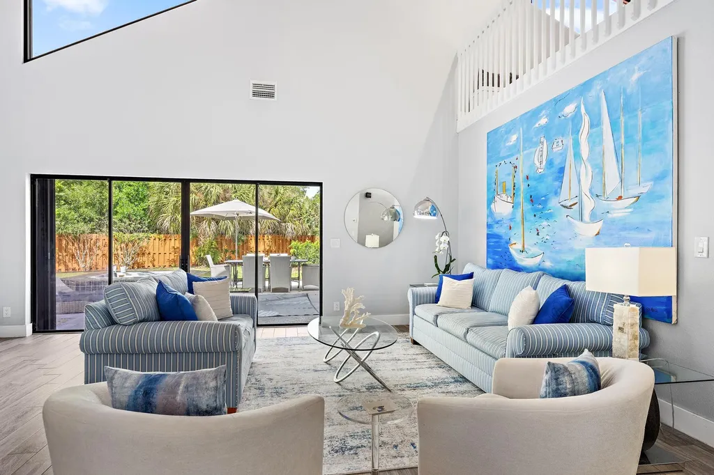 2596 La Cristal Circle Palm Beach Gardens FL 33410
