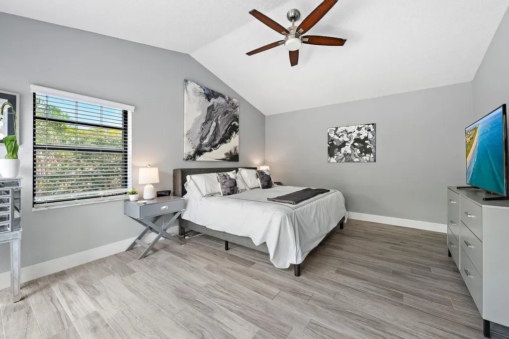 2596 La Cristal Circle Palm Beach Gardens FL 33410