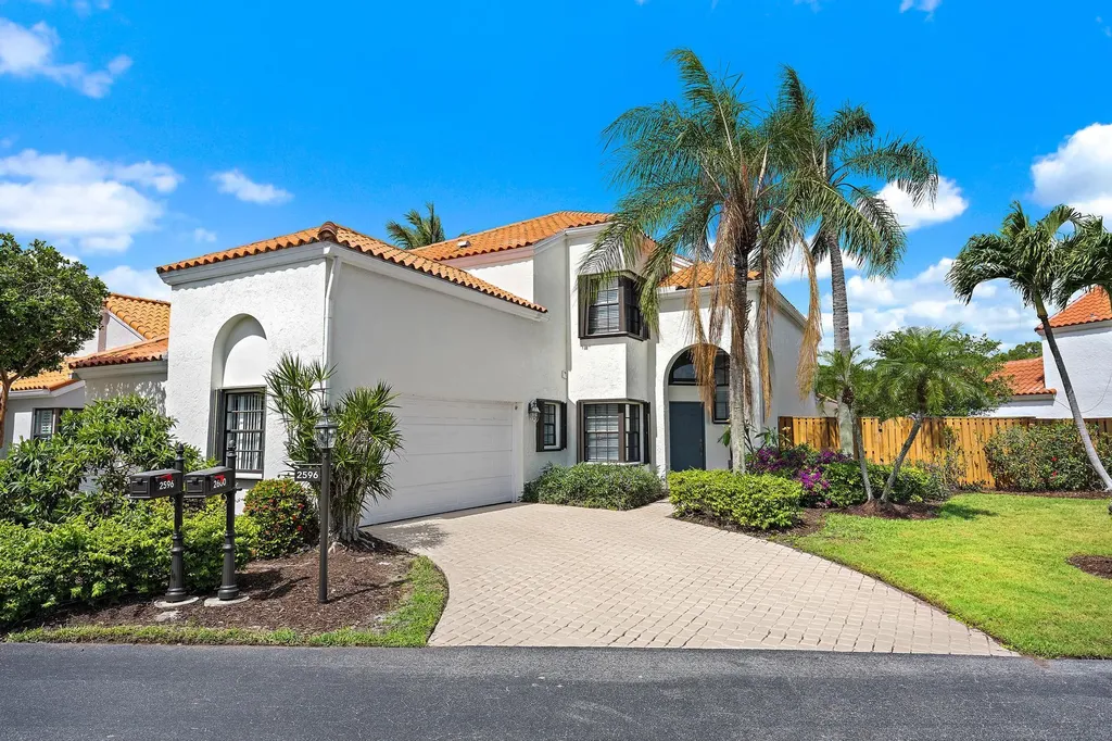 2596 La Cristal Circle Palm Beach Gardens FL 33410