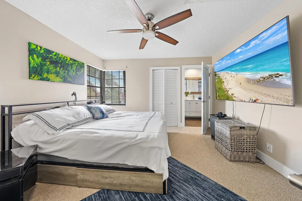 2596 La Cristal Circle Palm Beach Gardens FL 33410