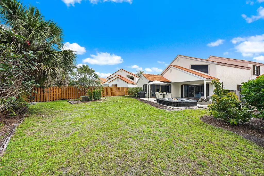 2596 La Cristal Circle Palm Beach Gardens FL 33410
