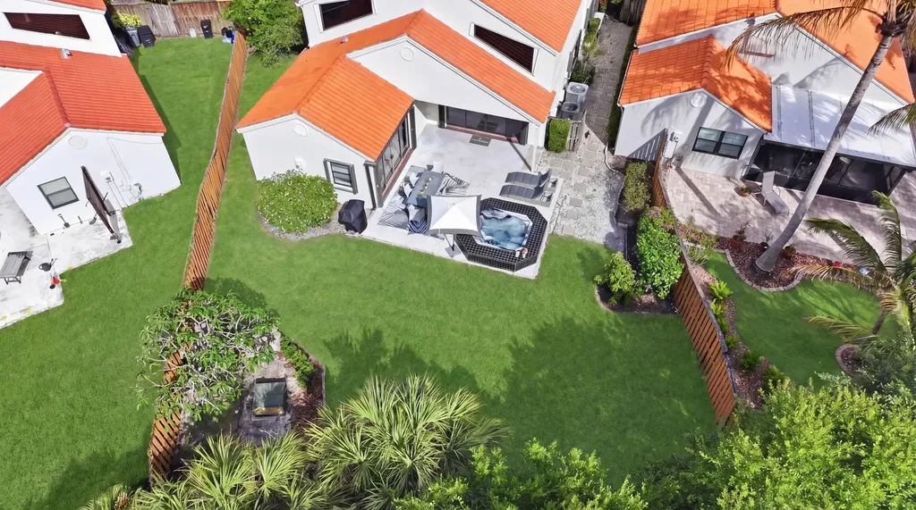 2596 La Cristal Circle Palm Beach Gardens FL 33410