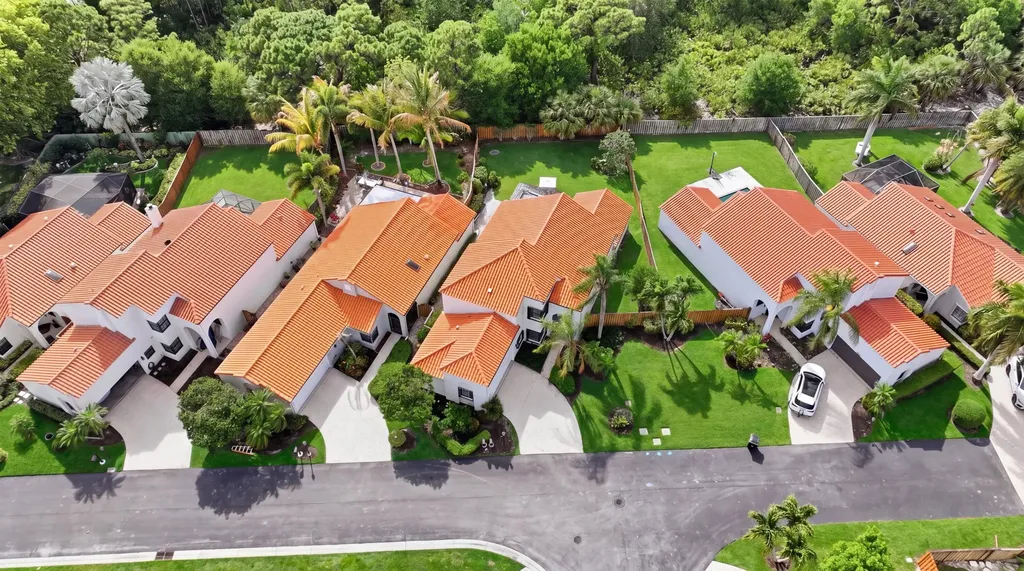 2596 La Cristal Circle Palm Beach Gardens FL 33410