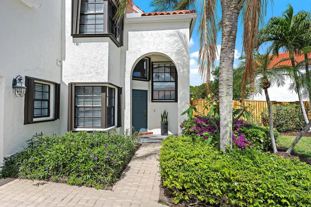 2596 La Cristal Circle Palm Beach Gardens FL 33410