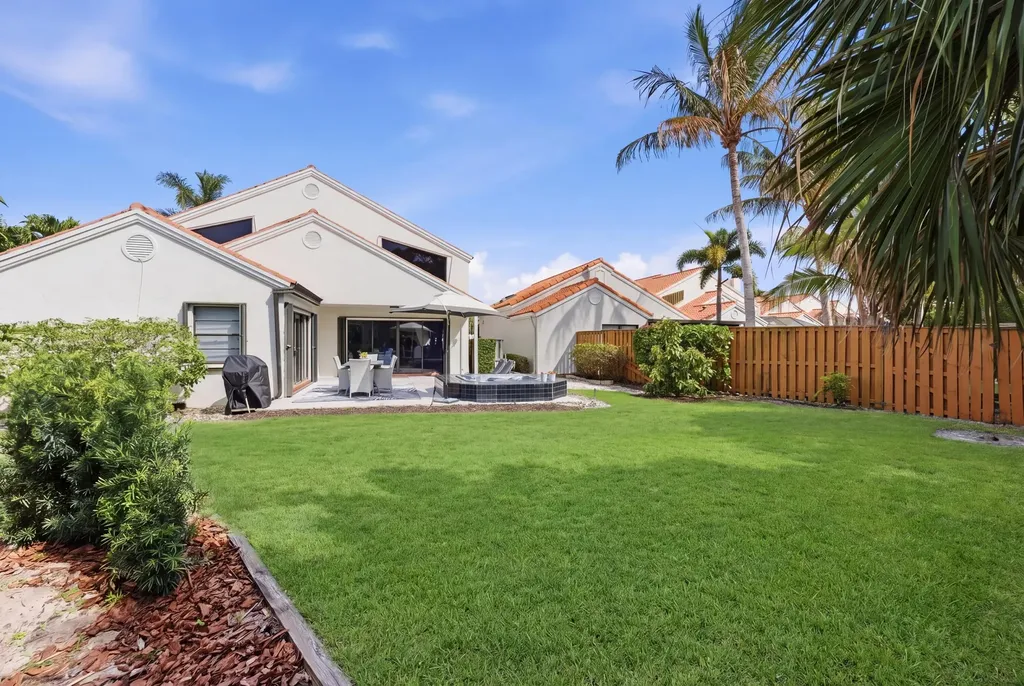 2596 La Cristal Circle Palm Beach Gardens FL 33410