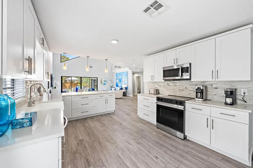 2596 La Cristal Circle Palm Beach Gardens FL 33410