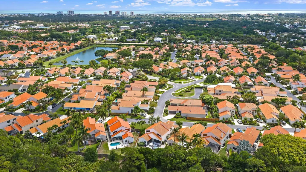 2596 La Cristal Circle Palm Beach Gardens FL 33410