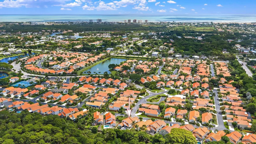 2596 La Cristal Circle Palm Beach Gardens FL 33410