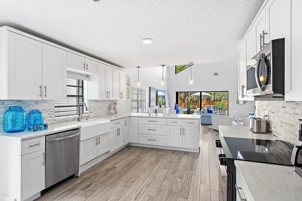 2596 La Cristal Circle Palm Beach Gardens FL 33410