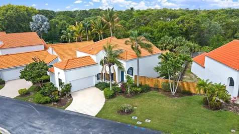 2596 La Cristal Circle Palm Beach Gardens FL 33410