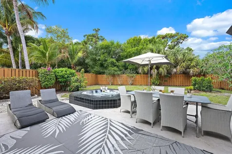 2596 La Cristal Circle Palm Beach Gardens FL 33410