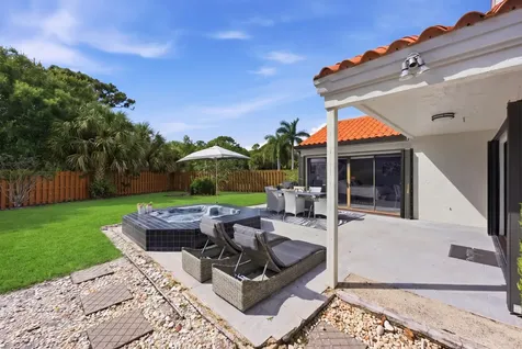 2596 La Cristal Circle Palm Beach Gardens FL 33410