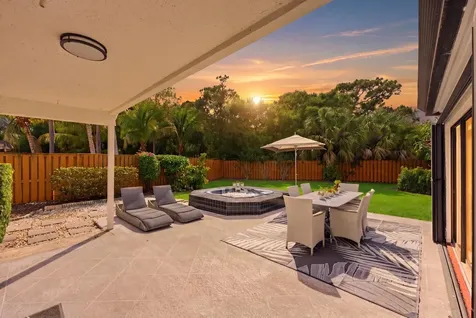 2596 La Cristal Circle Palm Beach Gardens FL 33410