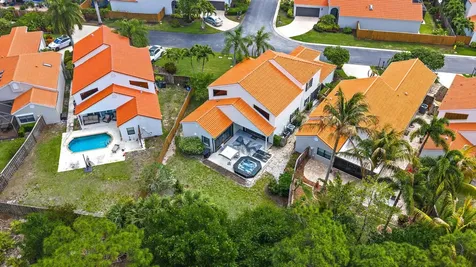 2596 La Cristal Circle Palm Beach Gardens FL 33410