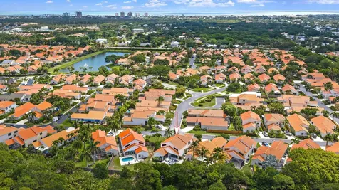 2596 La Cristal Circle Palm Beach Gardens FL 33410
