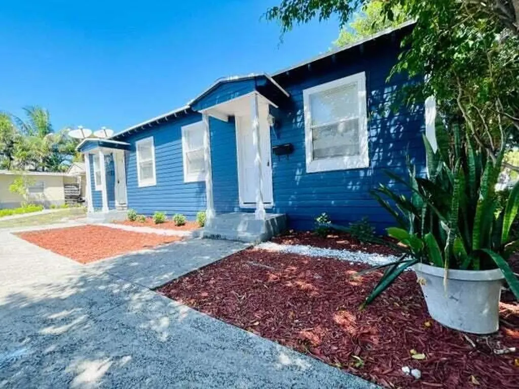 517 Kanuga Drive West Palm Beach FL 33401