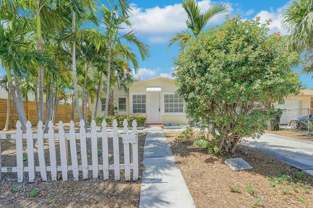326 SE 1st Avenue Delray Beach FL 33444