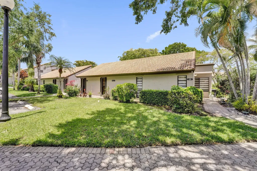 9707 N New River Canal Road Plantation FL 33324