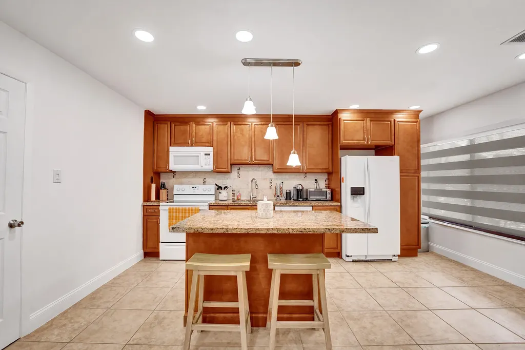 9707 N New River Canal Road Plantation FL 33324