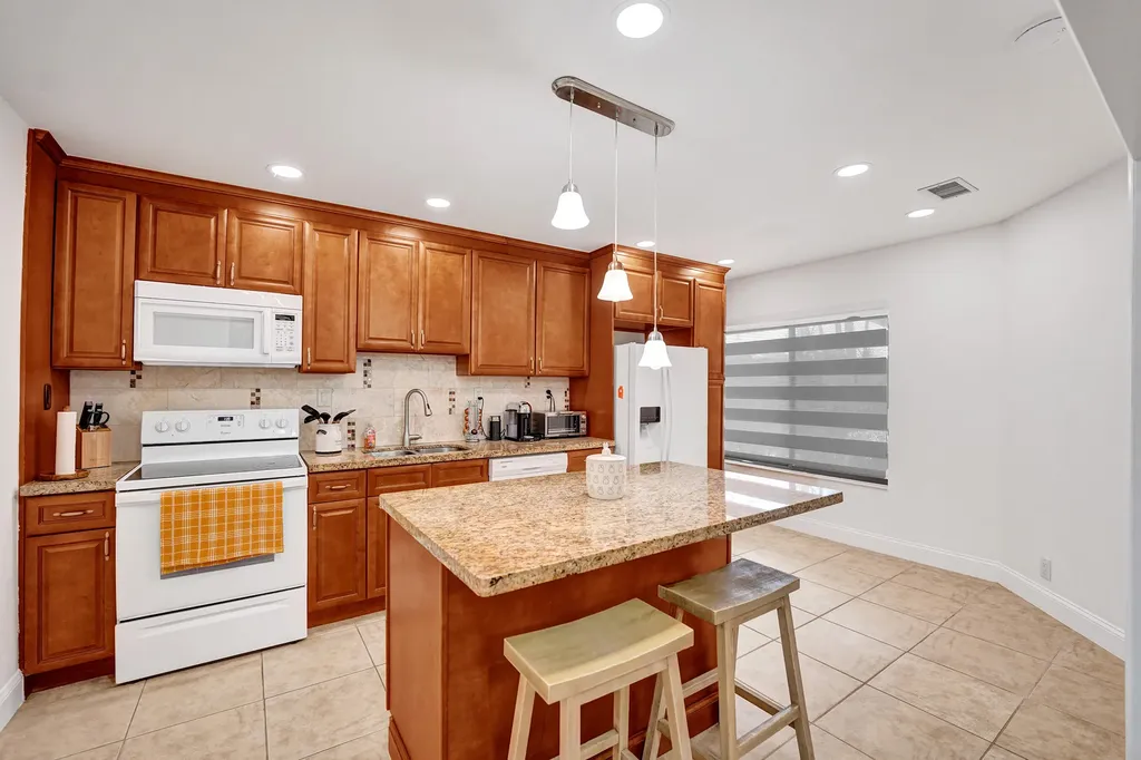 9707 N New River Canal Road Plantation FL 33324
