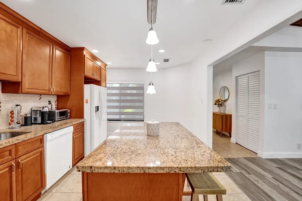 9707 N New River Canal Road Plantation FL 33324