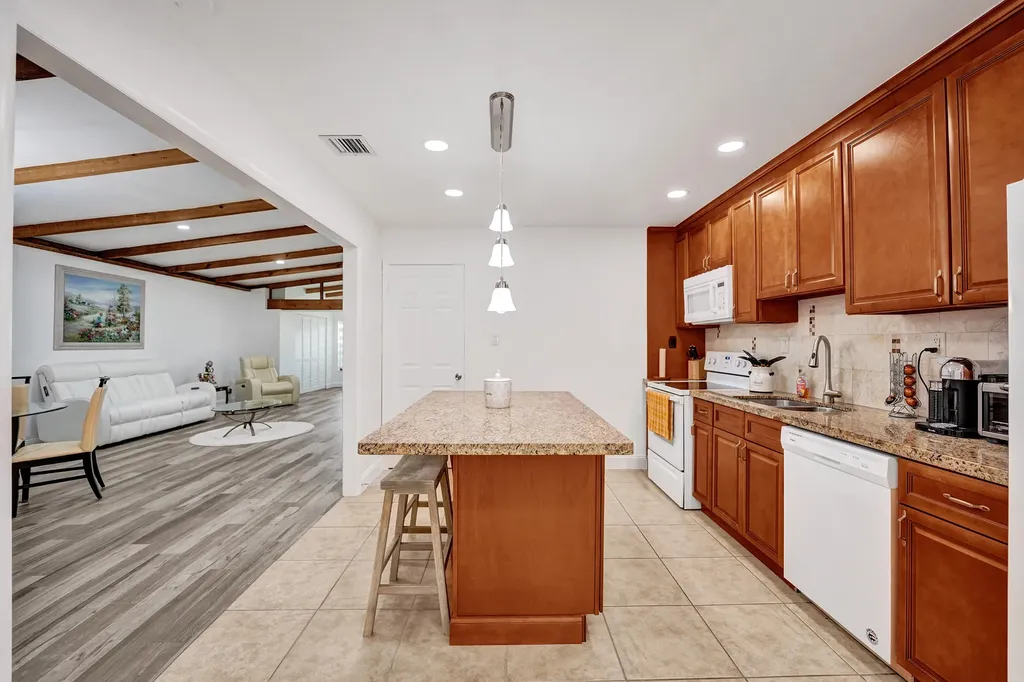 9707 N New River Canal Road Plantation FL 33324