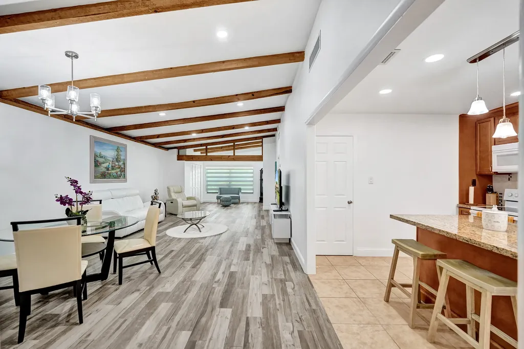 9707 N New River Canal Road Plantation FL 33324