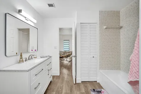 9707 N New River Canal Road Plantation FL 33324