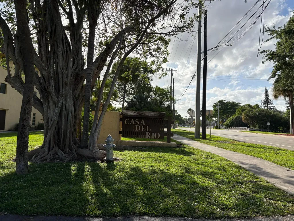 460 NW 20th Street Boca Raton FL 33431