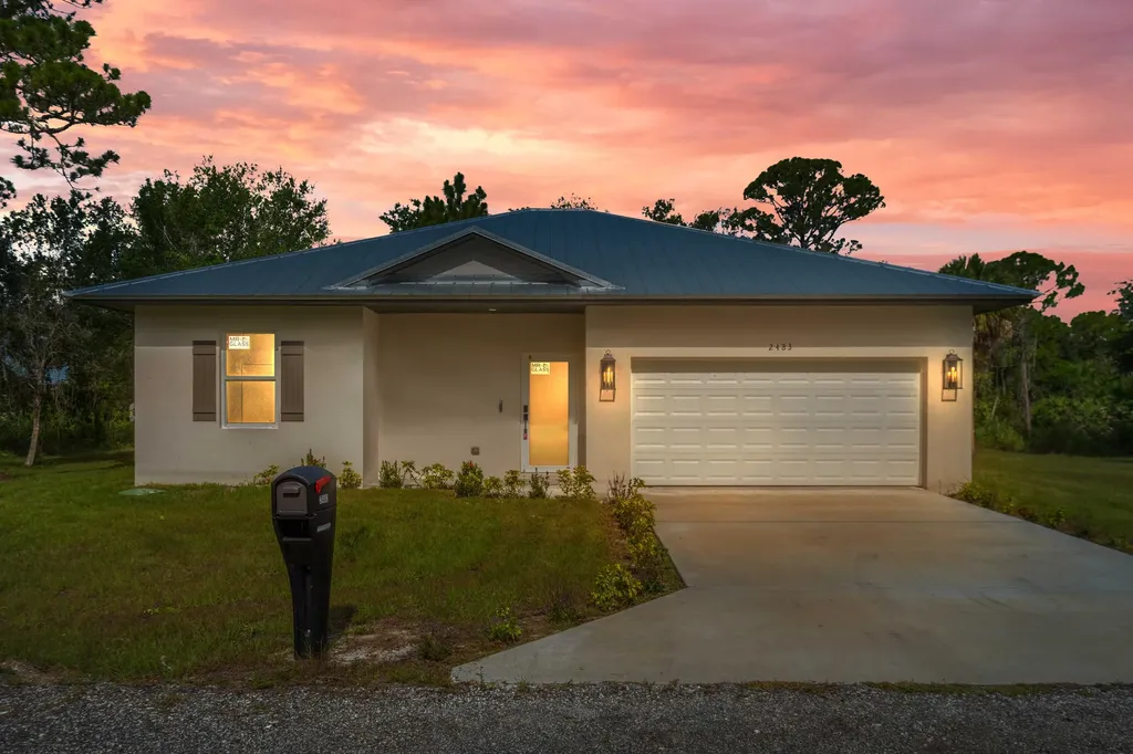 2483 Iroquois Avenue Fort Pierce FL 34946
