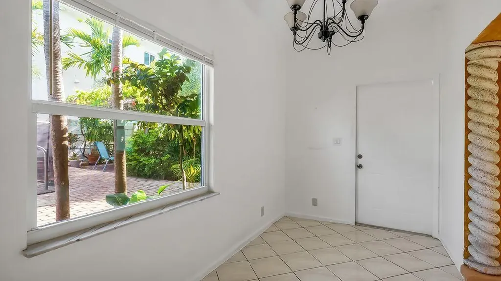 2207 NE 33rd Avenue Fort Lauderdale FL 33305