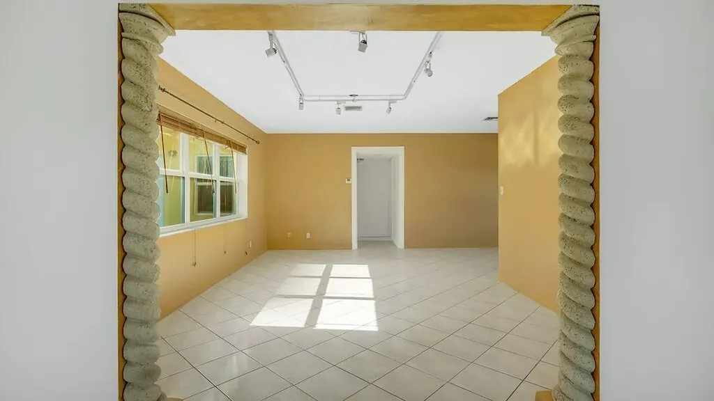 2207 NE 33rd Avenue Fort Lauderdale FL 33305