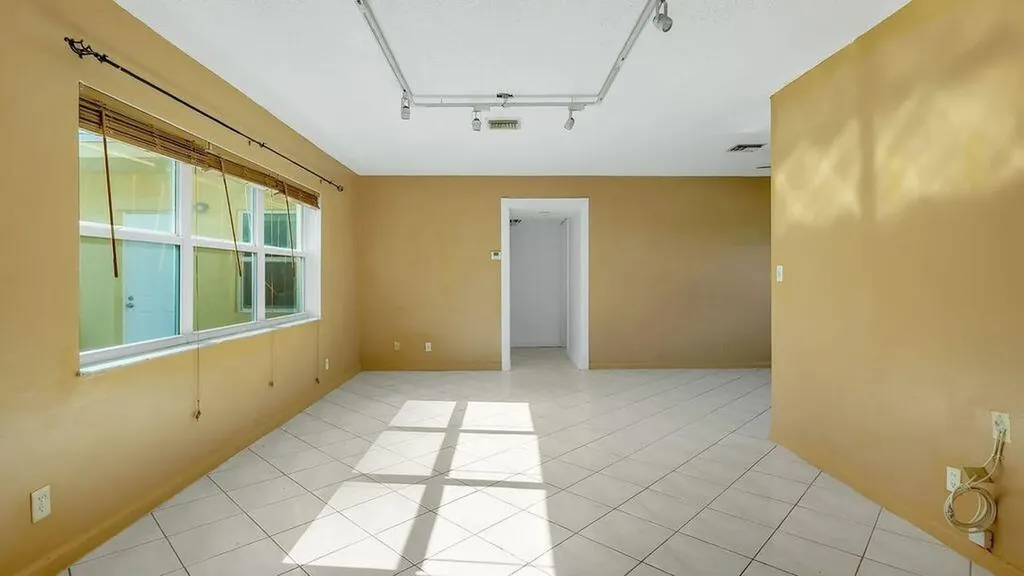 2207 NE 33rd Avenue Fort Lauderdale FL 33305