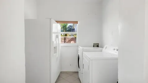 2207 NE 33rd Avenue Fort Lauderdale FL 33305