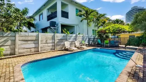 2207 NE 33rd Avenue Fort Lauderdale FL 33305