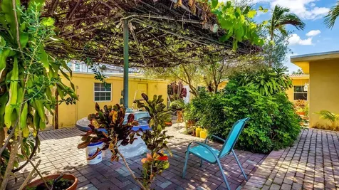 2207 NE 33rd Avenue Fort Lauderdale FL 33305