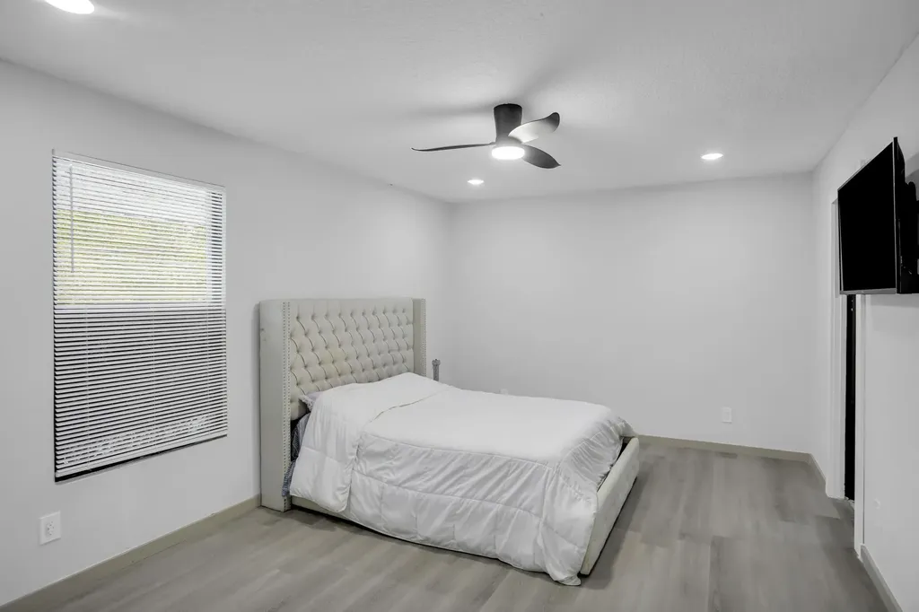 912 S 5th Street Macclenny FL 32063
