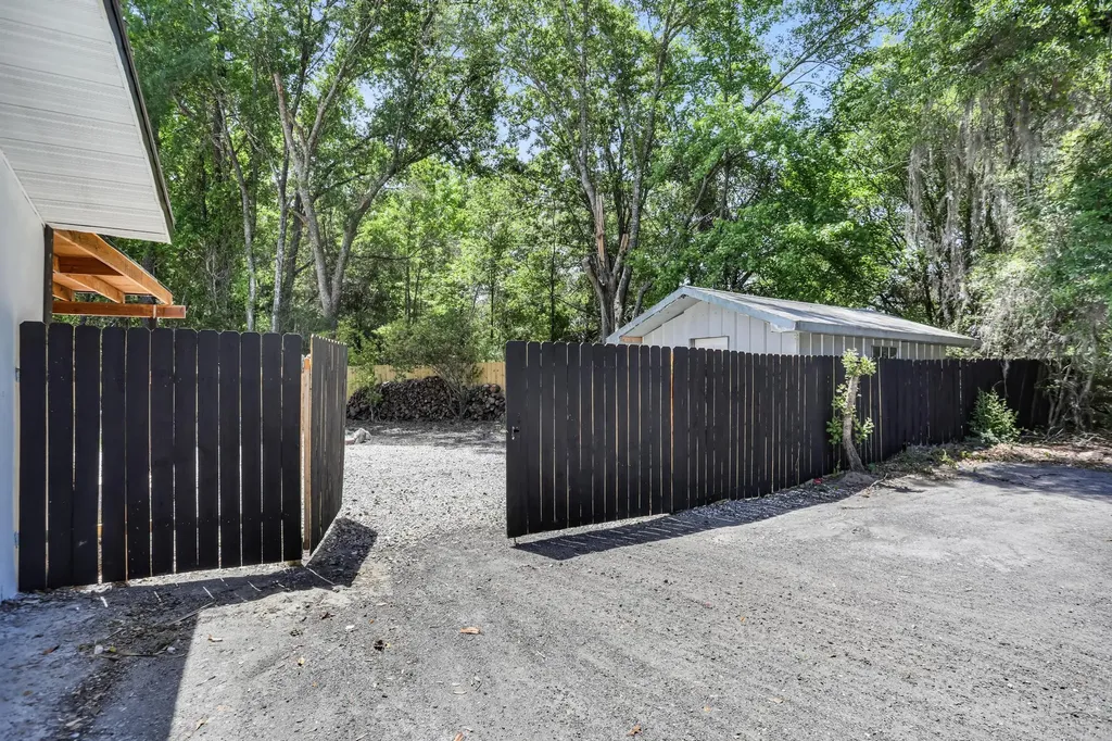 912 S 5th Street Macclenny FL 32063