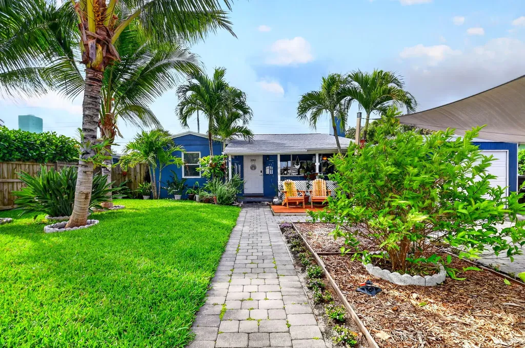 1010 Churchill Circle S West Palm Beach FL 33405