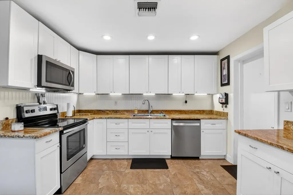 1010 Churchill Circle S West Palm Beach FL 33405