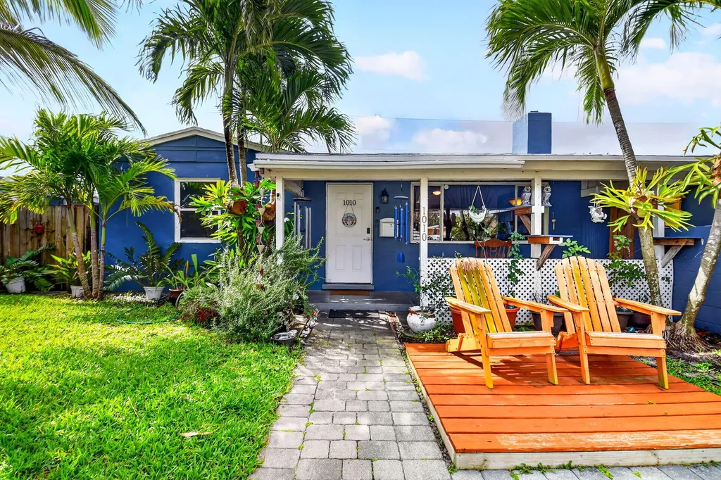 1010 Churchill Circle S West Palm Beach FL 33405
